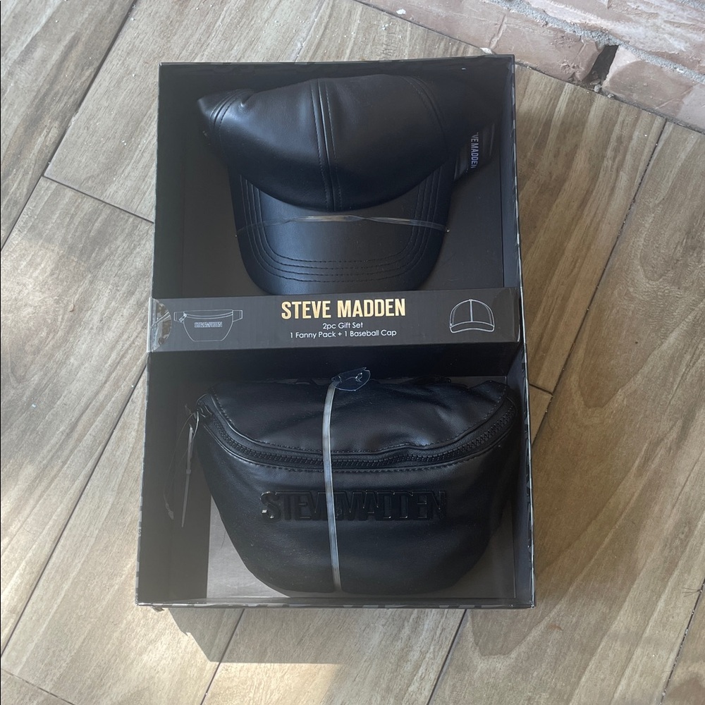 Steve Madden Women’s 2 PC Gift Set
